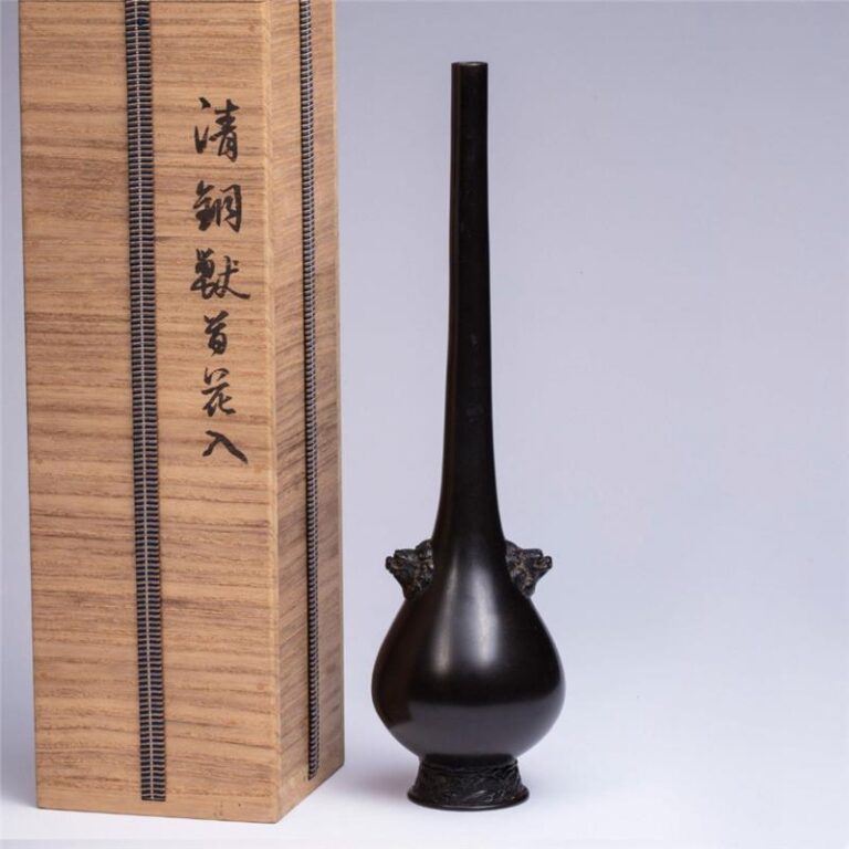 銅長頸虎頭花插